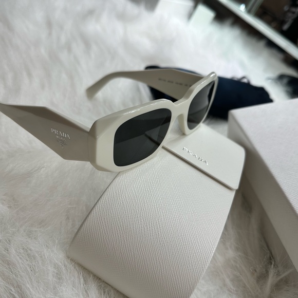 Prada PR17WS Sunglasses - Picture 1 of 5